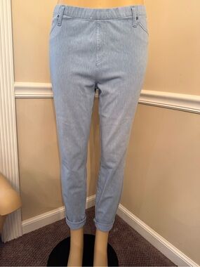 Time and Tru Light Blue Slim Ankle Jeans